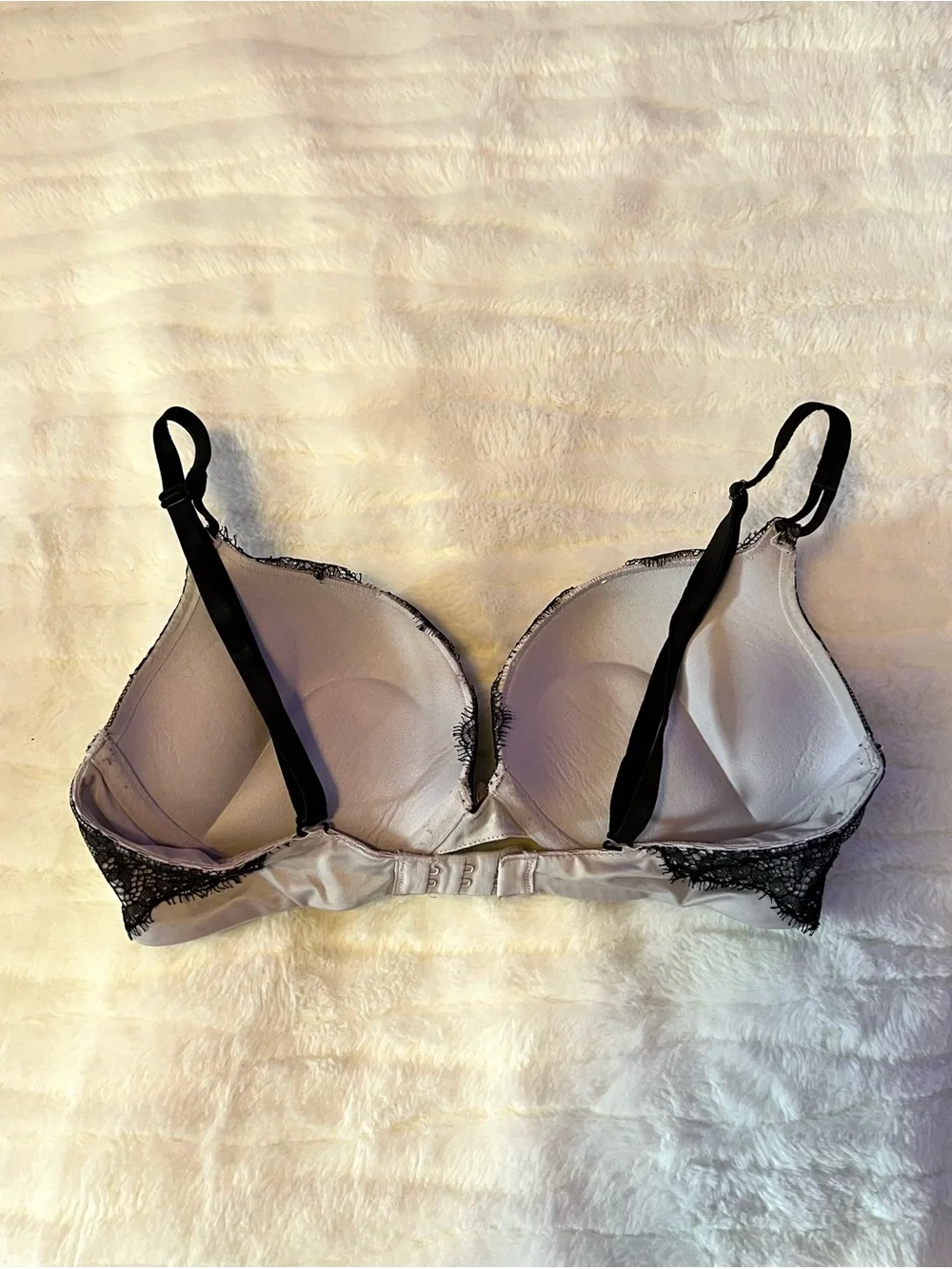 Victoria’s Secret Bombshell Plunge Pushup Bra - Black Lace - 34 C - Picture 2 of 5